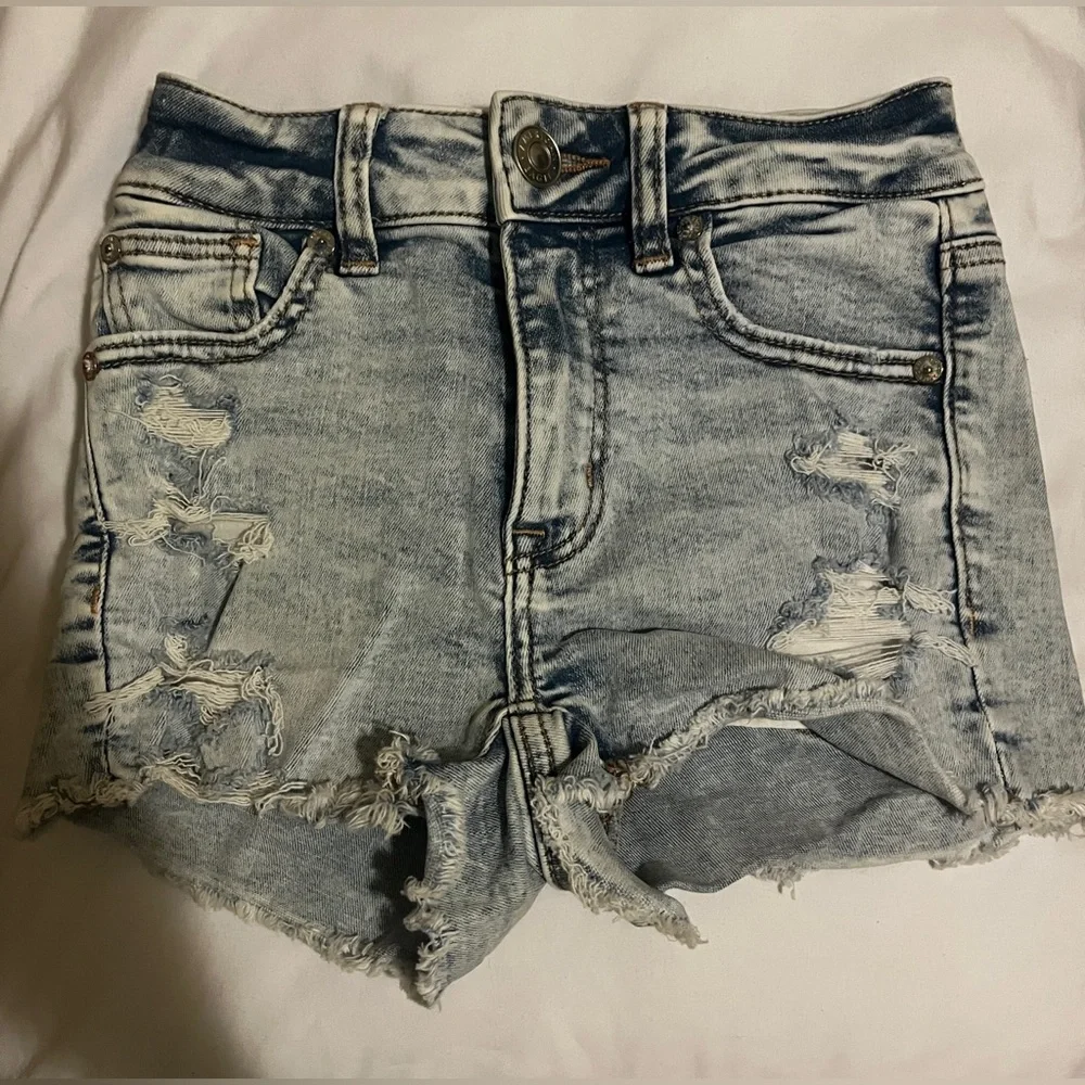 A&E Ripped Jean Shorts - Picture 1 of 2
